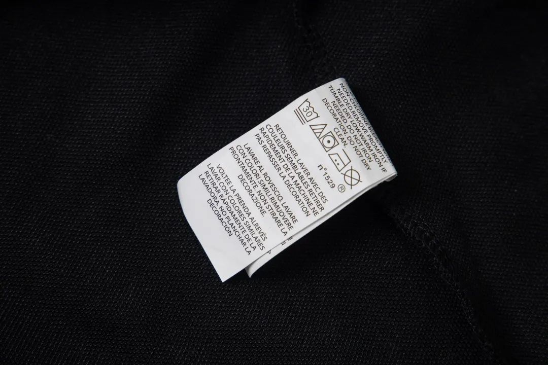 P150 Model No. Y779 Ralph Lauren/Ralph Lauren Basic pony embroidered logo short sleeves Three needles and five threads Men's and women's piqué cotton fabric Easier to wear, more comfortable and less bulky than ordinary fabrics Customized thread weaving and dyeing Classic pony embroidery Logo Cross stitching details on the neckline Three needles and five threads all over The whole body is made of three needles and five threads Complete accessories make it a trendy style Easy to control and match at will Full of design, a simple must-have! Color: Black White Navy Gray Size: S-XL